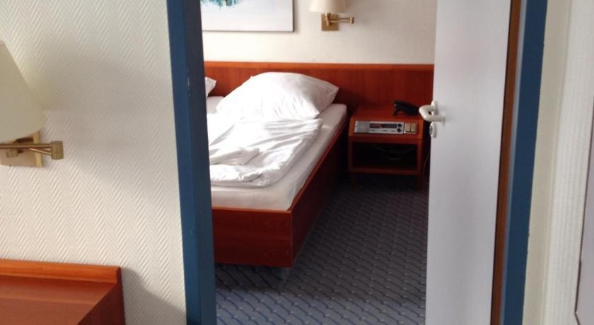 A1 Raststaette & Motel Hamburg-Stillhorn Oda fotoğraf